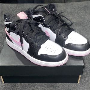 Kids Jordan 1 mids (Preschool)